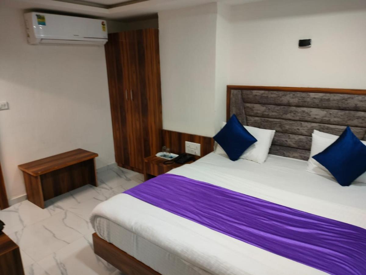 Hotel Ozone,아흐메다바드 외부 사진