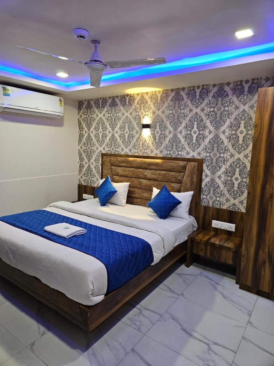 Hotel Ozone,아흐메다바드 외부 사진