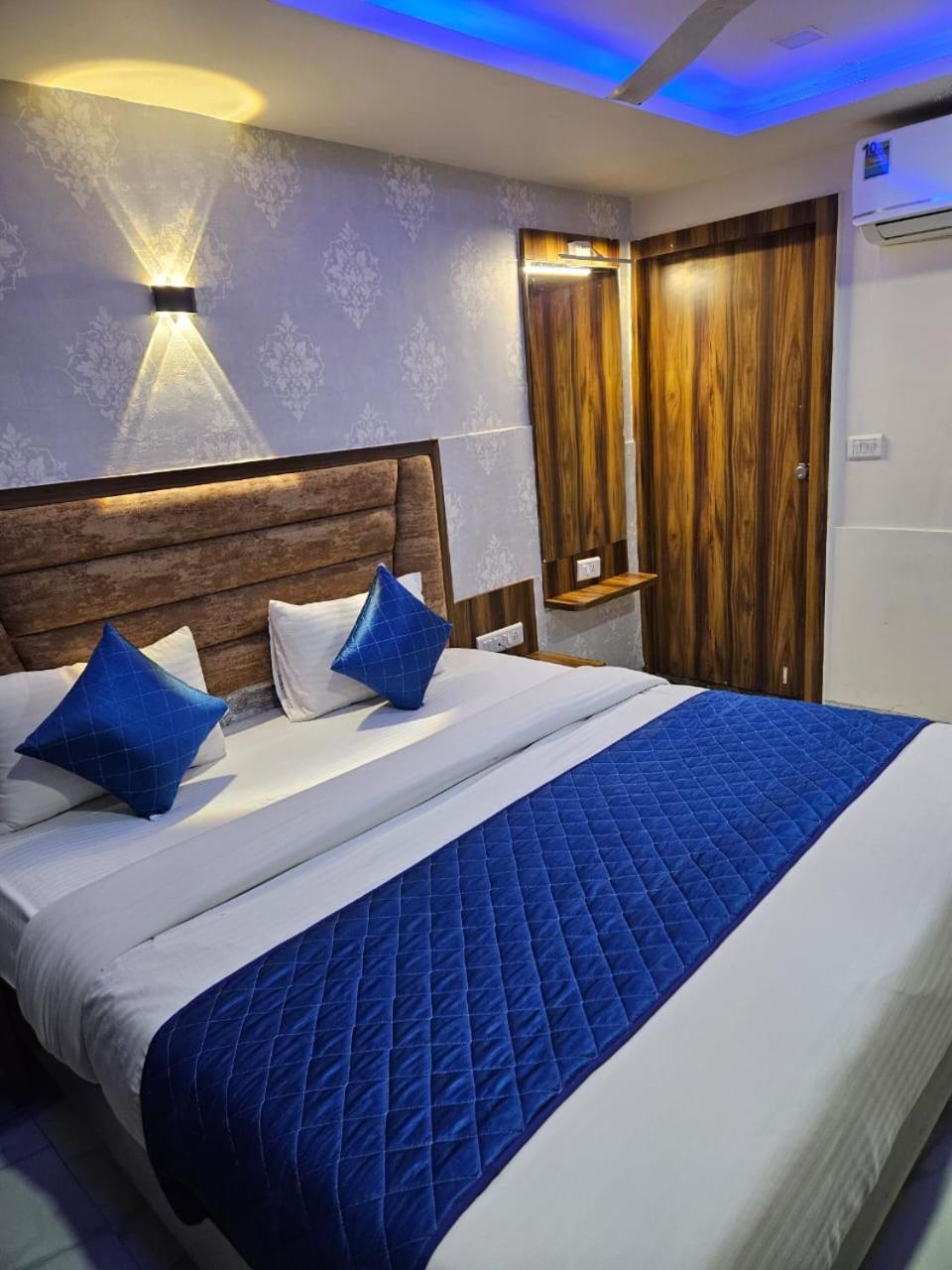 Hotel Ozone,아흐메다바드 외부 사진