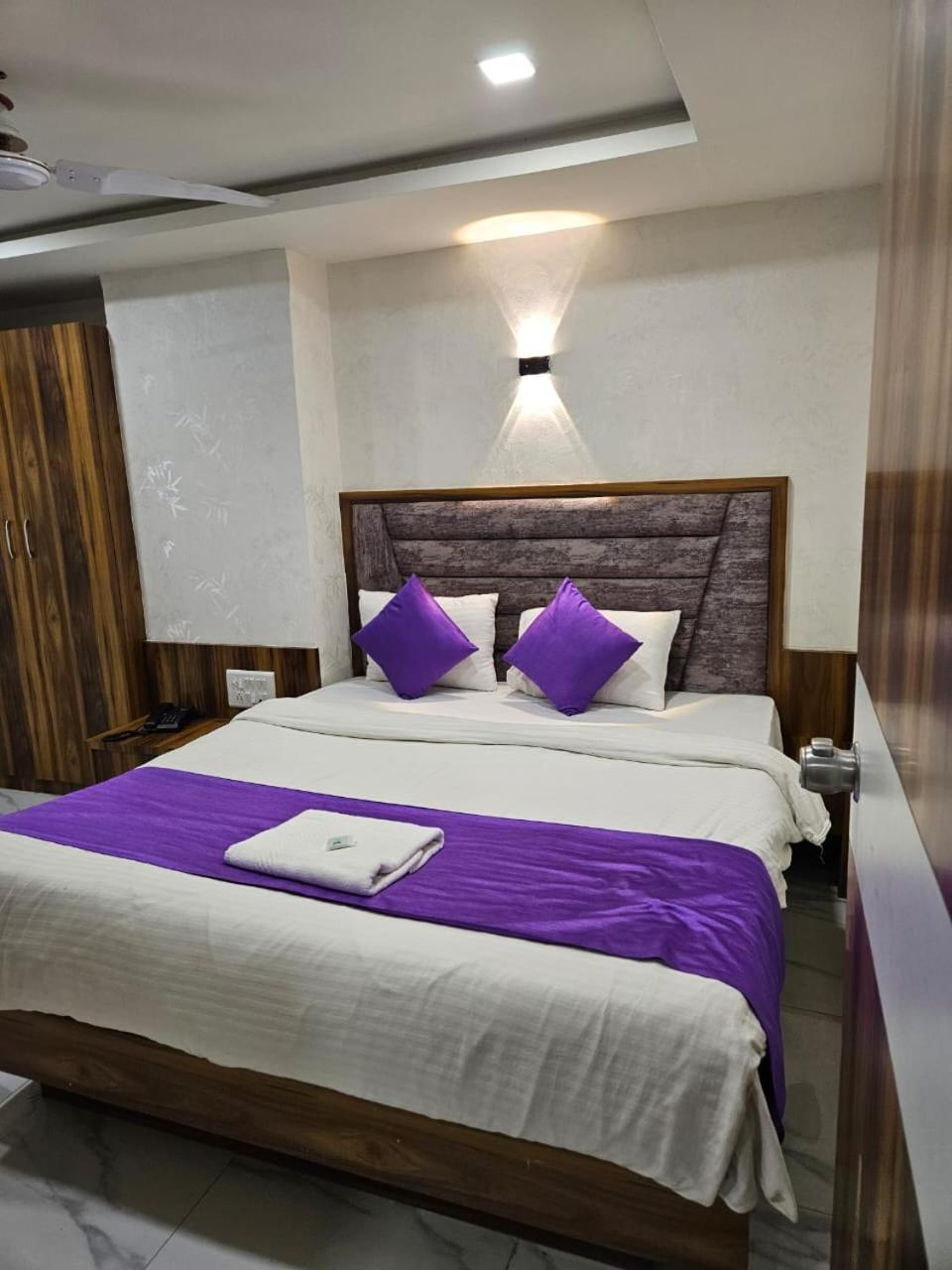 Hotel Ozone,아흐메다바드 외부 사진