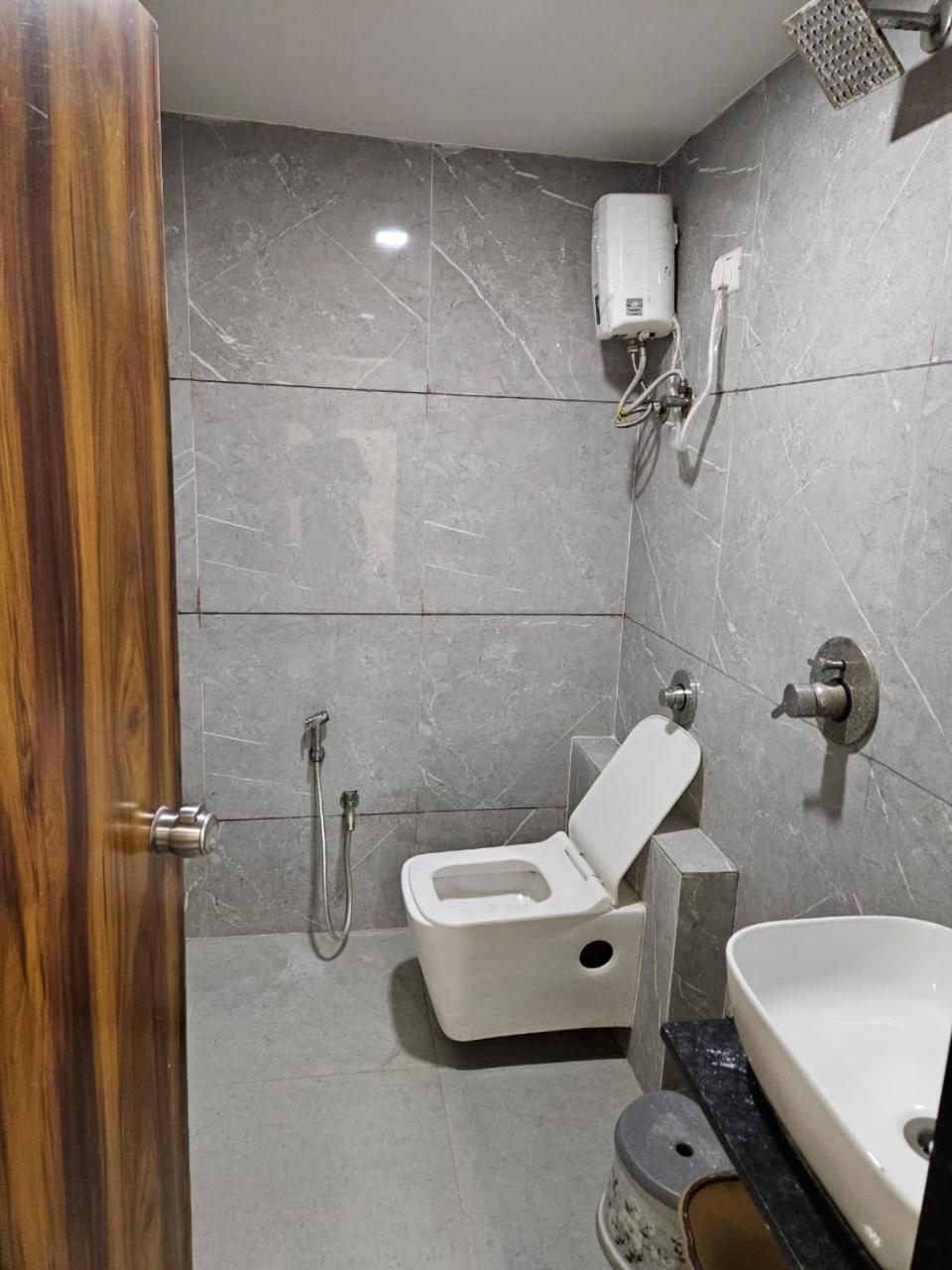 Hotel Ozone,아흐메다바드 외부 사진