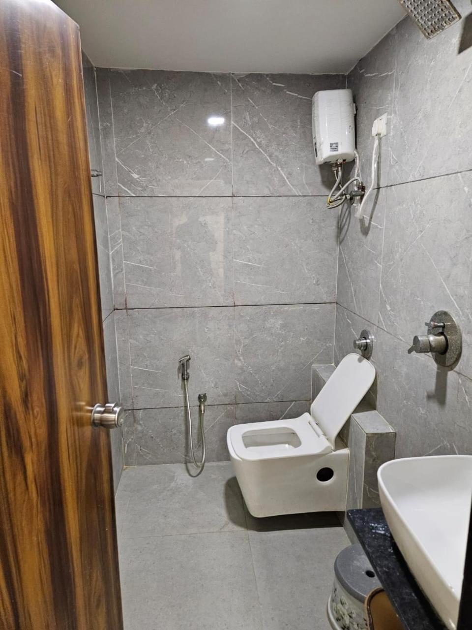 Hotel Ozone,아흐메다바드 외부 사진