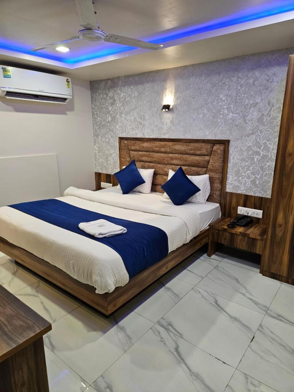 Hotel Ozone,아흐메다바드 외부 사진