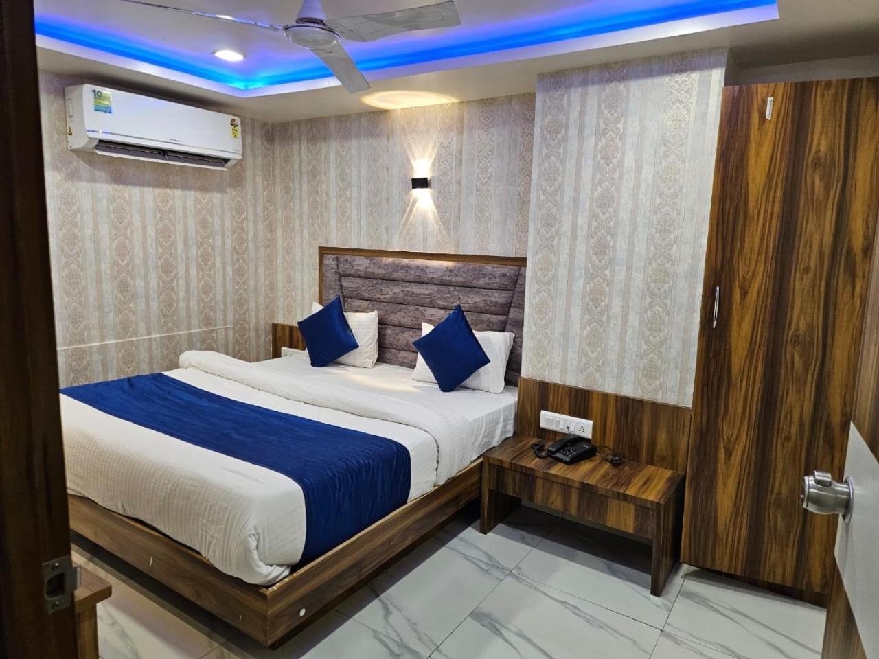 Hotel Ozone,아흐메다바드 외부 사진