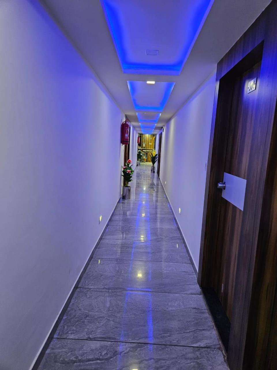 Hotel Ozone,아흐메다바드 외부 사진