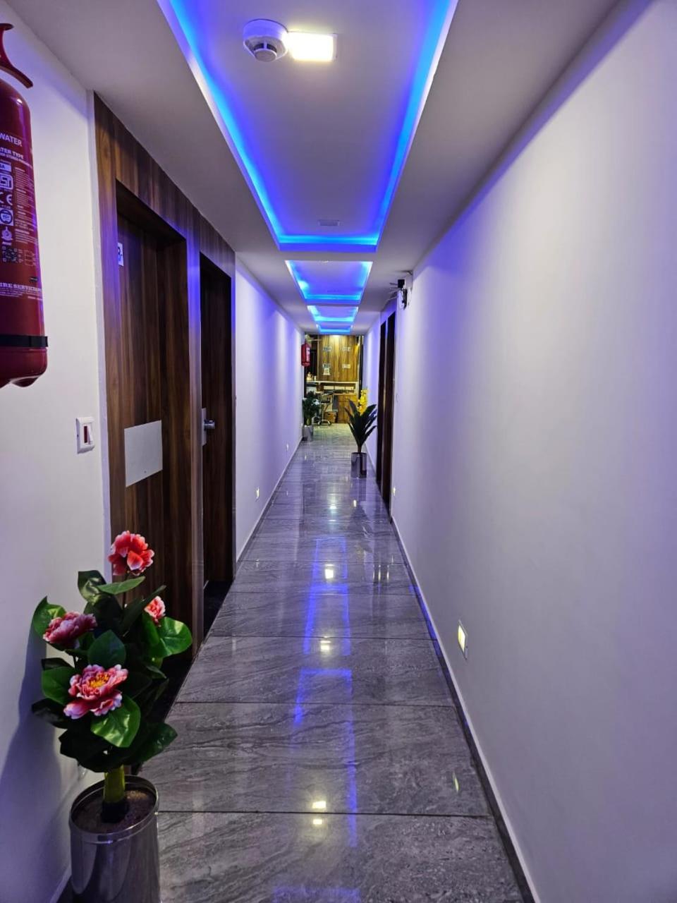 Hotel Ozone,아흐메다바드 외부 사진